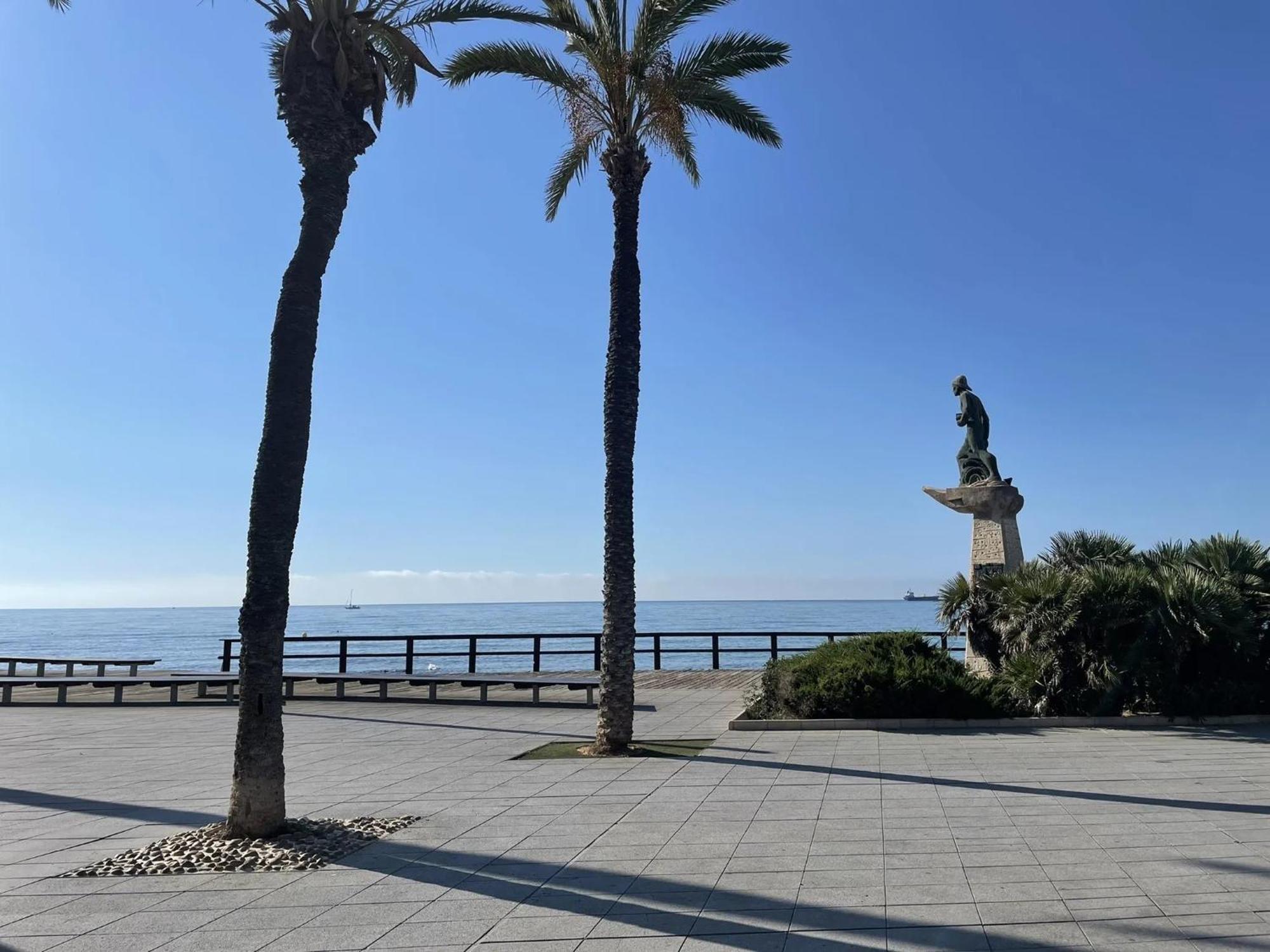 Amazing Penthouse On The Beach, Sea Views, Wifi, Airconditioning And Parking Torrevieja Bagian luar foto