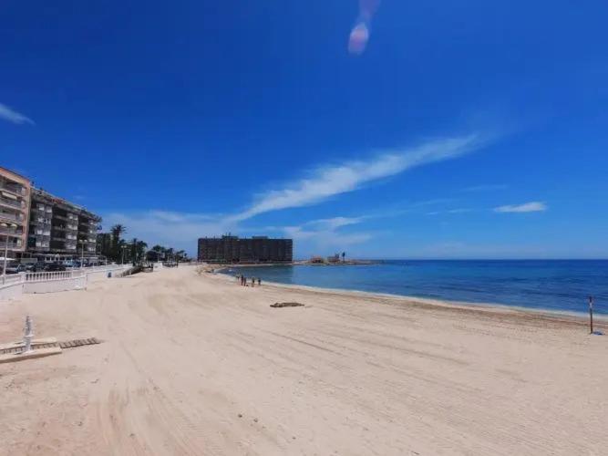 Amazing Penthouse On The Beach, Sea Views, Wifi, Airconditioning And Parking Torrevieja Bagian luar foto